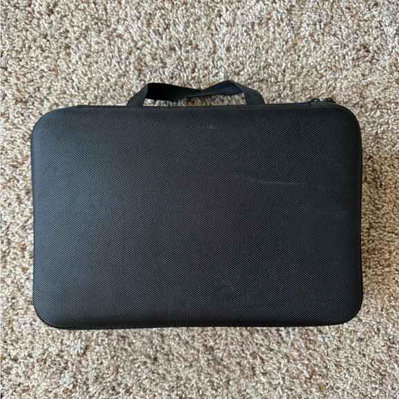 GoPro HERO7 Silver Camera & Accessory Kit - Picture 6 of 7